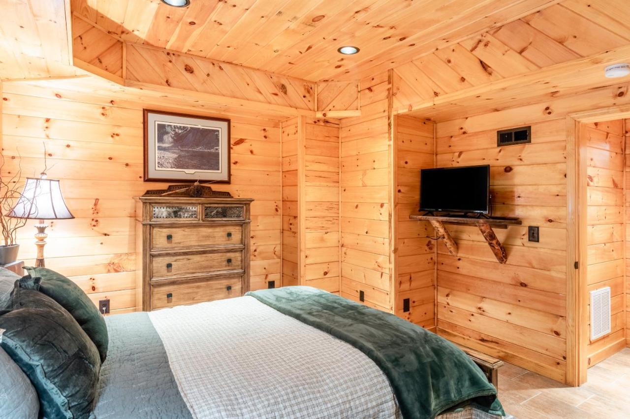 Iron Mountain Lodge - Beautiful Cabin With Forest & Mountain Views! Butler Eksteriør bilde