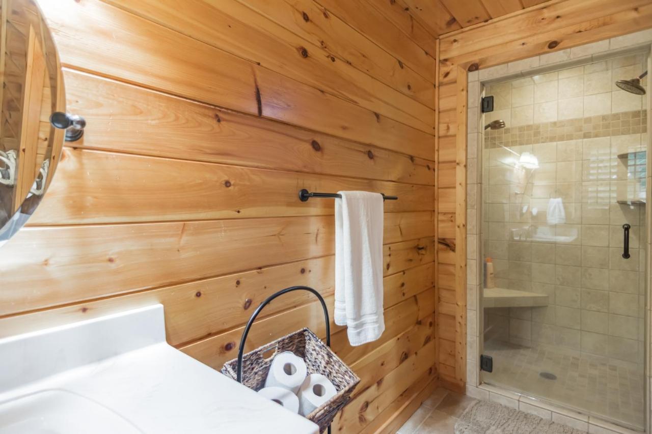 Iron Mountain Lodge - Beautiful Cabin With Forest & Mountain Views! Butler Eksteriør bilde